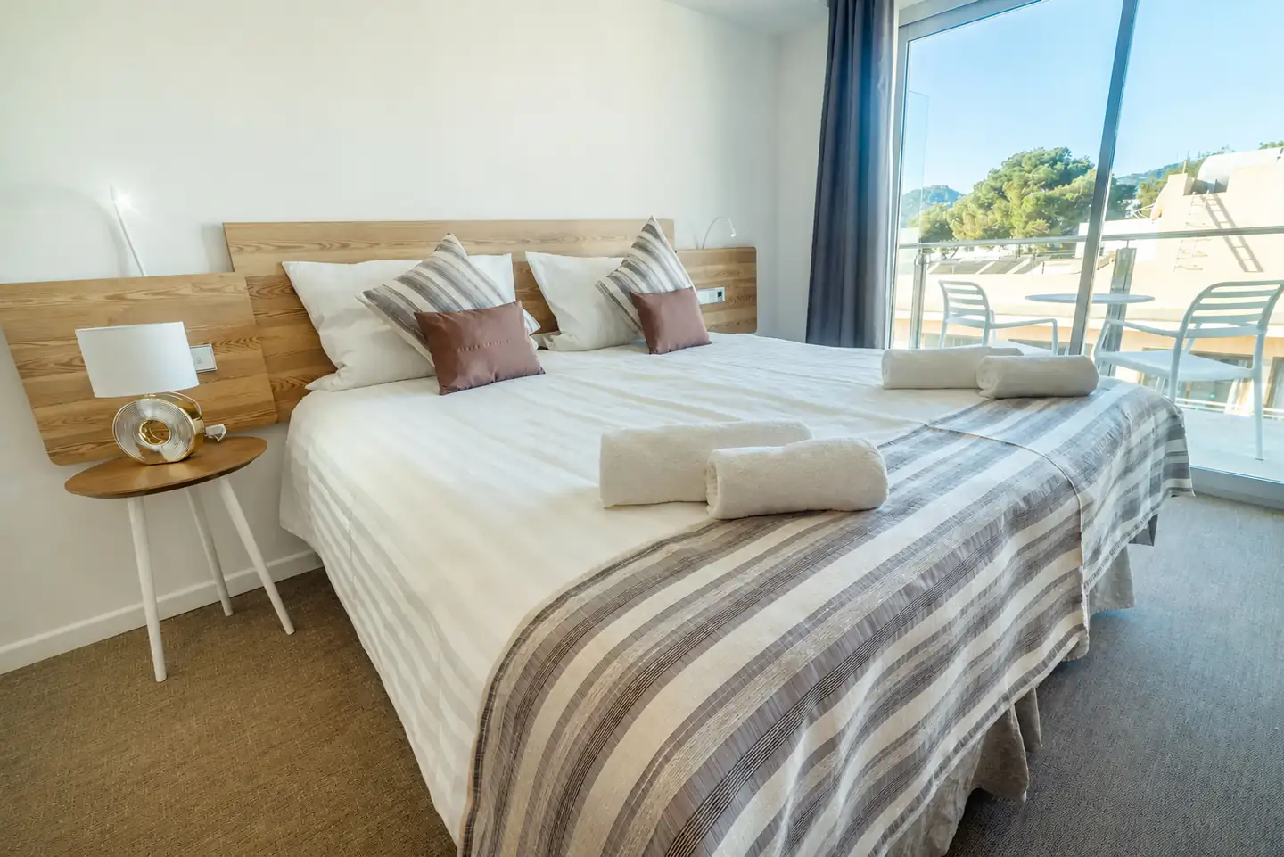 Bedroom with balcony access